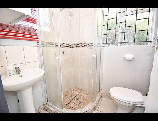 3 BEDROOM HOUSE FOR SALE IN LOMBARDY EAST